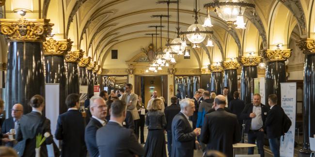 Die Wandelhalle der historischen Stadthalle Wuppertal